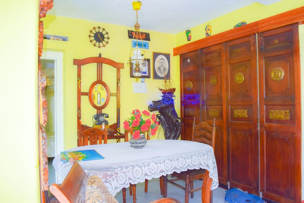 Shammie Guest House Хиккадува Экстерьер фото