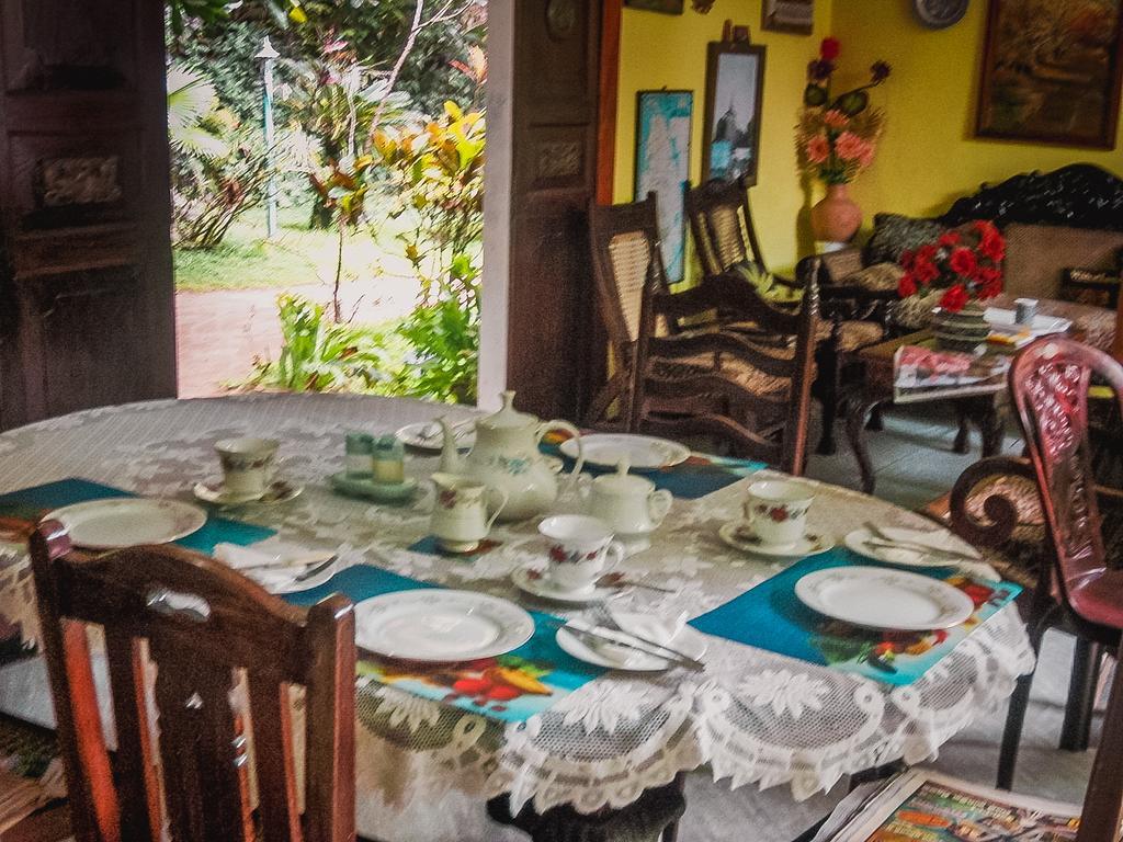 Shammie Guest House Хиккадува Экстерьер фото